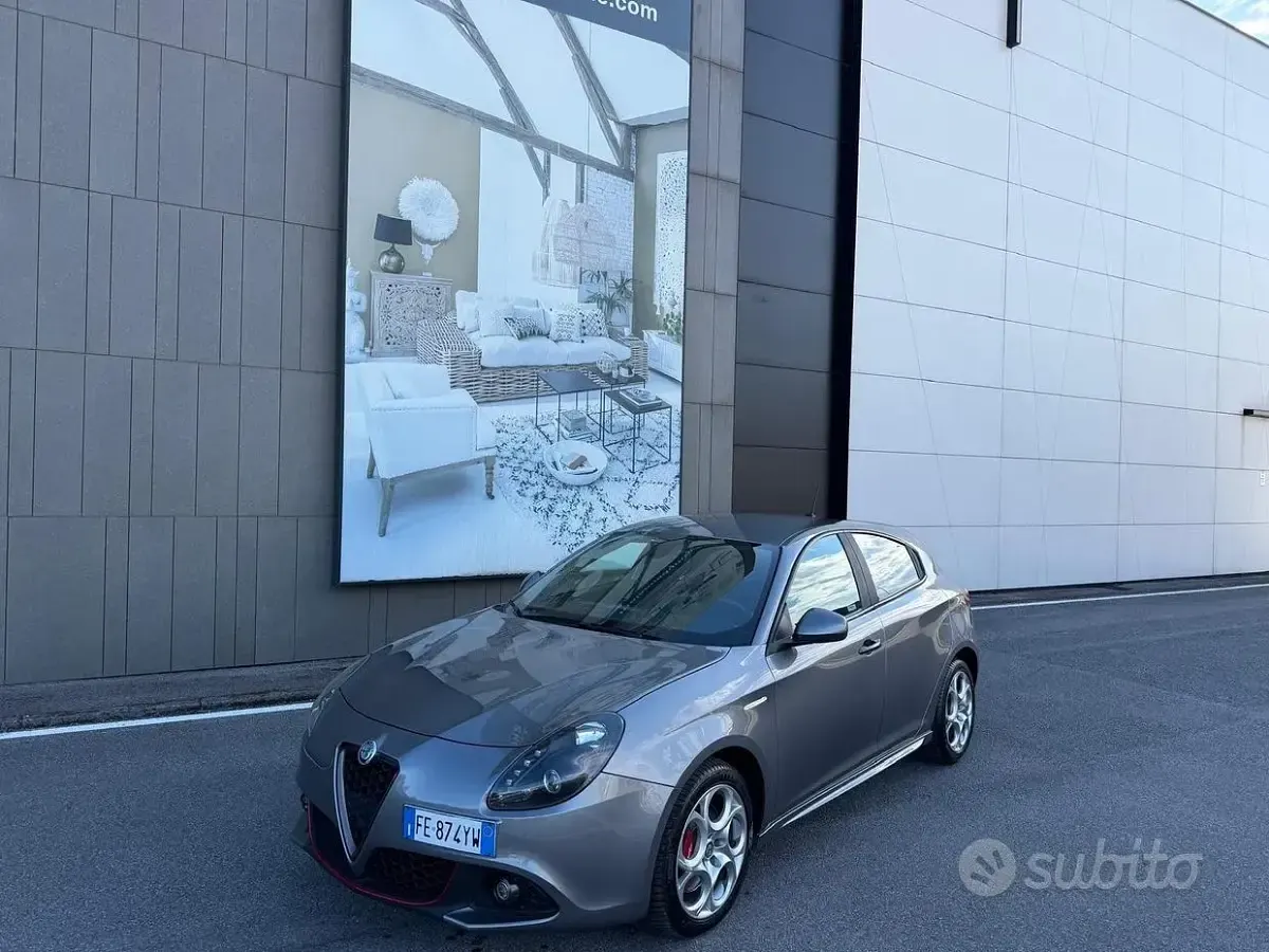 Usata Alfa Romeo Giulietta Super 150 CV (110 kW) 2016 Grigio Utilitaria