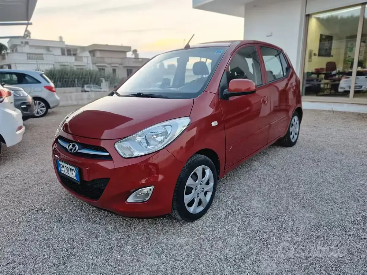 Usata Hyundai i10 85 CV (62 kW) 2013 Rosso Utilitaria