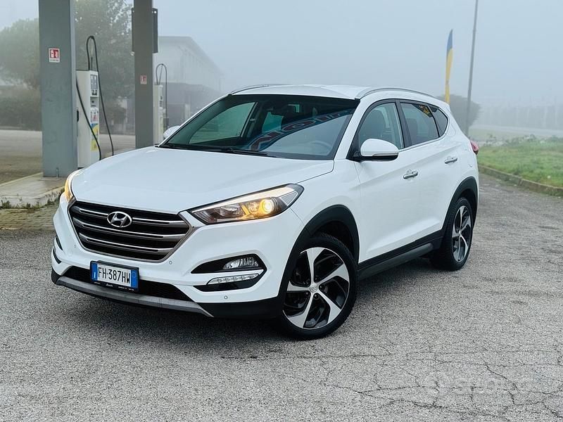 Bianco Usata 2017 Hyundai Tucson Xpossible SUV | 11.900 € (Buon prezzo) - Immagine 1/4