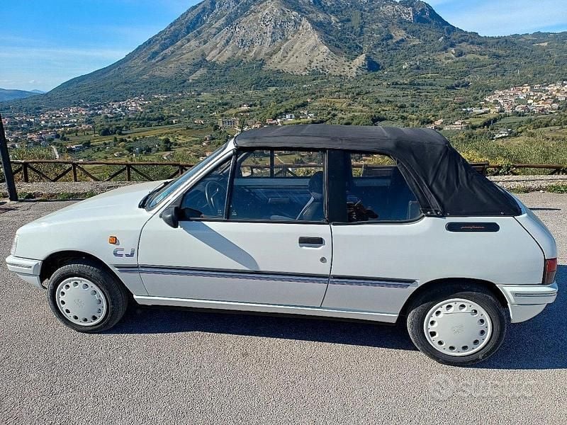 Usata Peugeot 205 54 CV (39 kW) 1991 Bianco Cabrio