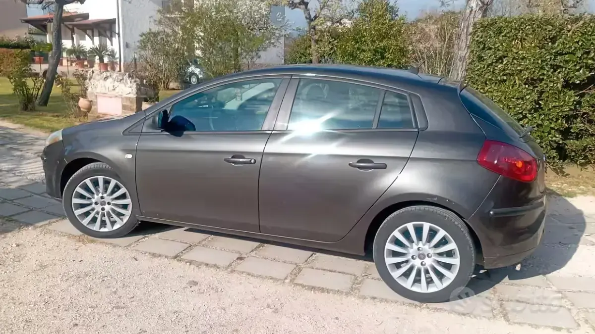 Usata Fiat Bravo Dynamic 120 CV (88 kW) 2009 Grigio Utilitaria