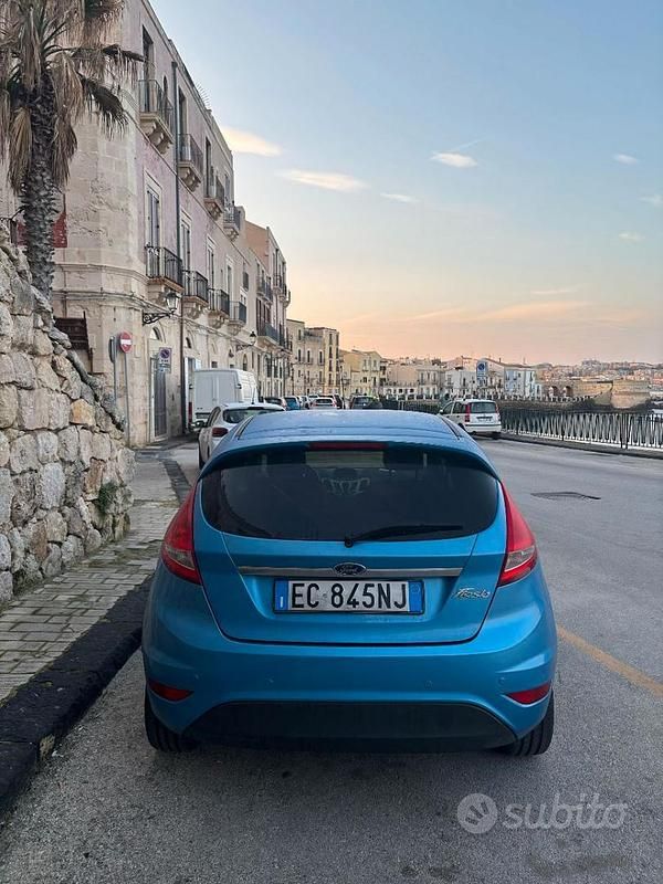Usata Ford Fiesta 75 CV (55 kW) 2010 Utilitaria