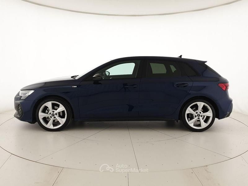 Usata Audi A3 S-Line 150 CV (110 kW) 2025 Blu navarra metallizzato Berlina
