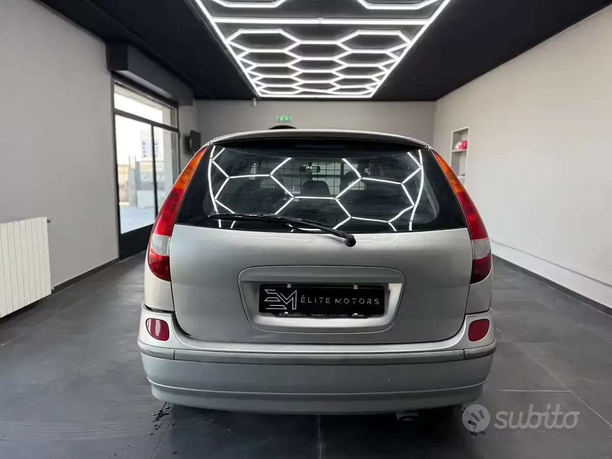 Usata Nissan Almera Visia 82 CV (60 kW) 2006 Grigio Berlina