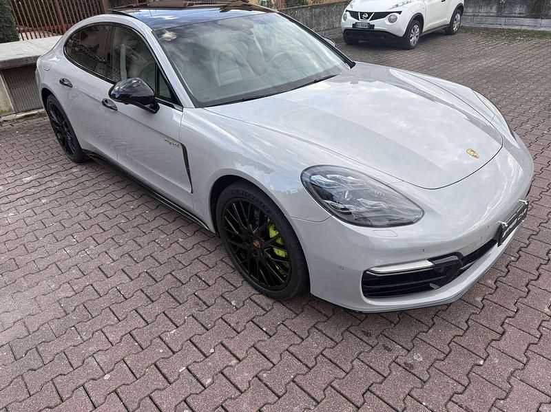Usata Porsche Panamera Turbo S 680 CV (500 kW) 2017 Grigio gesso Berlina