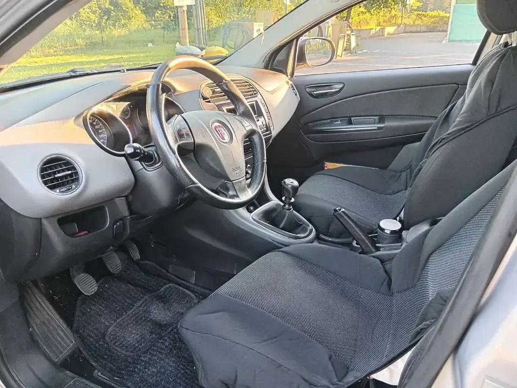 Usata Fiat Bravo Dynamic 120 CV (88 kW) 2011 Oro Utilitaria