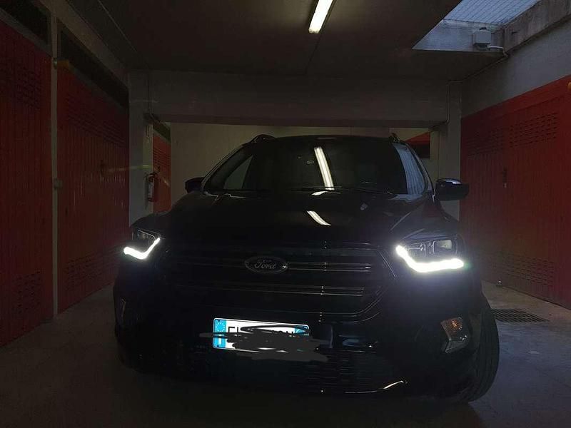 Usata Ford Kuga ST-Line 120 CV (88 kW) 2017 Nero SUV