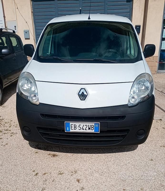 Usata Renault Kangoo 85 CV (62 kW) 2010 Bianco Monovolume