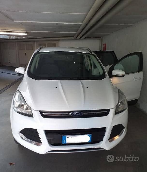 Usata Ford Kuga Titanium 120 CV (88 kW) 2015 Bianco SUV