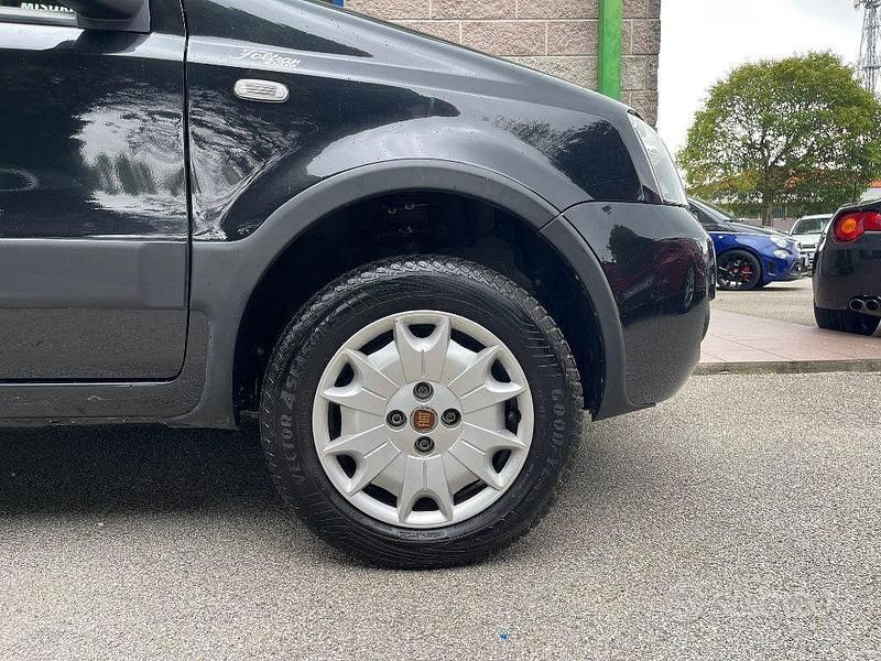 Usata Fiat Panda 4x4 69 CV (50 kW) 2012 Nero Utilitaria