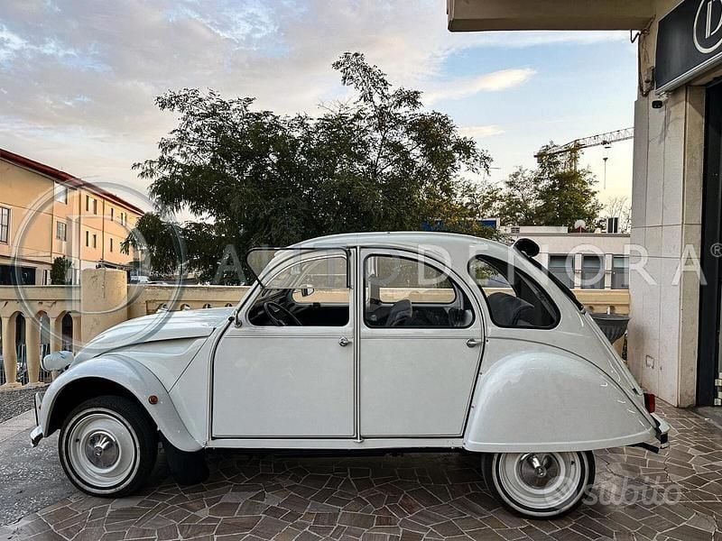 Occasion Citroën 2CV 29 ch (21 kW) 1982 Blanc Berline