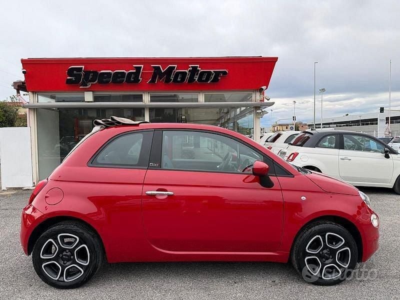 Usata Fiat 500 70 CV (51 kW) 2023 Rosso Cabrio