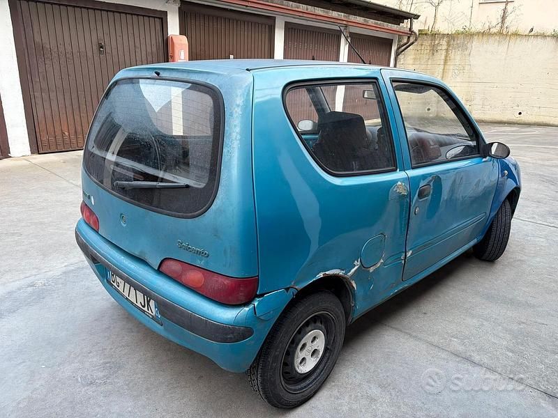 Usata Fiat 600 39 CV (28 kW) 2000 Blu Berlina