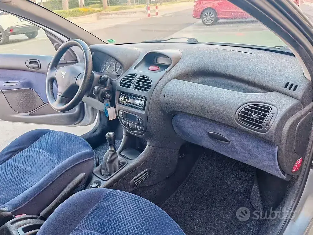 Usata Peugeot 206 88 CV (64 kW) 2005 Marrone Berlina