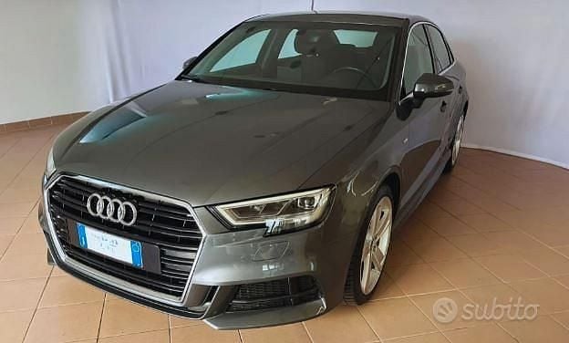 Grigio Usata 2019 Audi A3 S-Line Tre volumi | 19.900 € (Ottimo prezzo) - Immagine 1/4