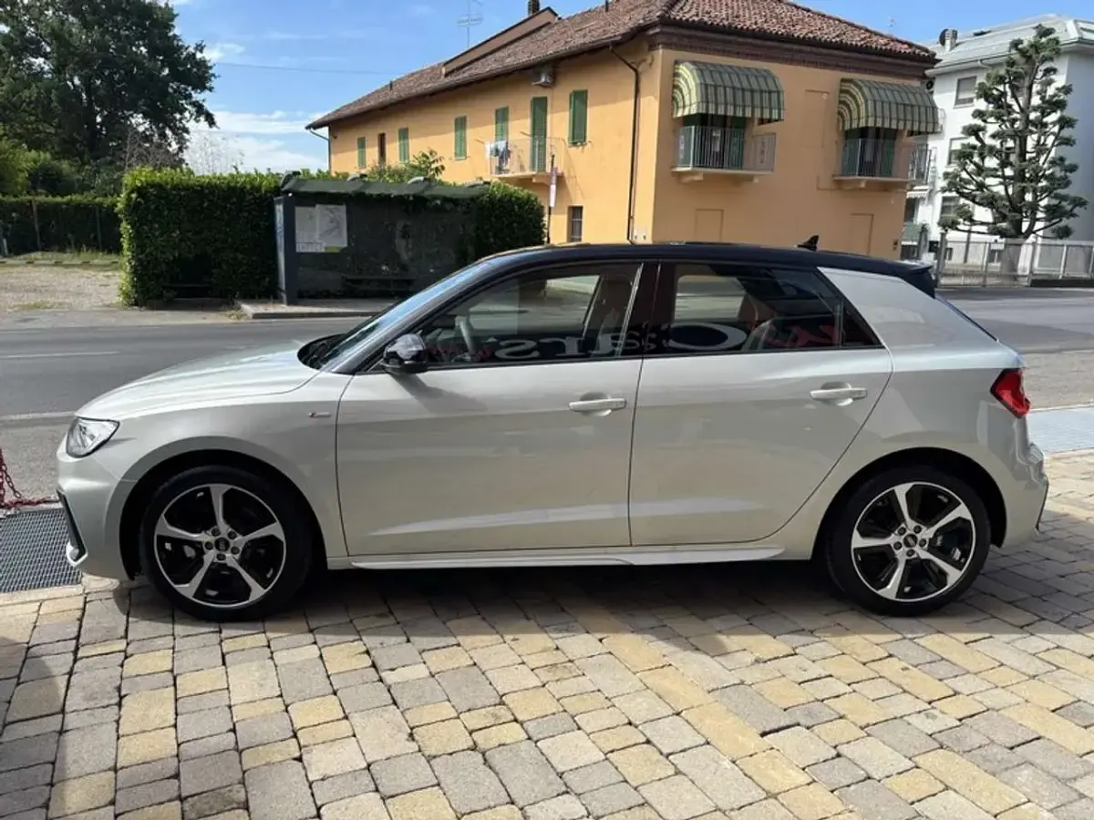 Nuova Audi A1 S-Line 116 CV (85 kW) 2026 Argento SUV