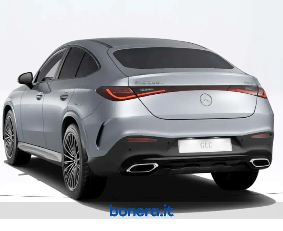 Nuova Mercedes GLC300e Advanced 313 CV (230 kW) 2026 Argento hightech metallizzato SUV