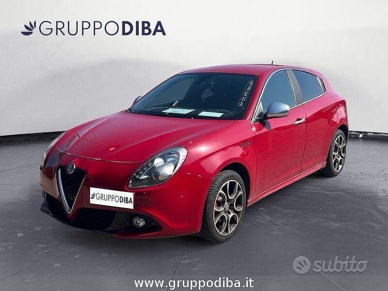 Usata Alfa Romeo Giulietta Super 120 CV (88 kW) 2016 Rosso Utilitaria