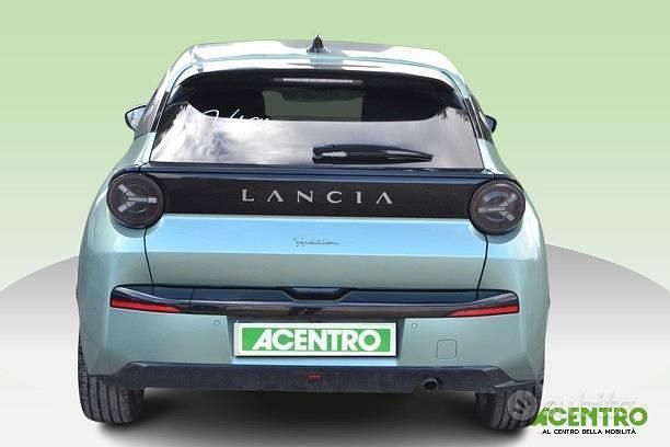 Usata Lancia Ypsilon 100 CV (73 kW) 2025 Verde Utilitaria