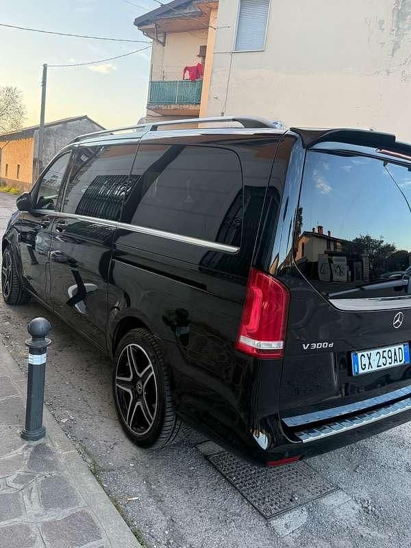 Usata Mercedes V250 Premium 190 CV (139 kW) 2018 Nero Monovolume
