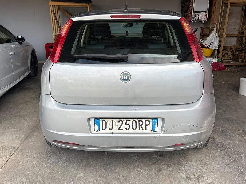 Usata Fiat Punto 75 CV (55 kW) 2007 Grigio Utilitaria