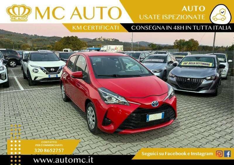 Rosso Usata 2018 Toyota Yaris Tre volumi | 8999 € (Ottimo prezzo) - Immagine 1/4