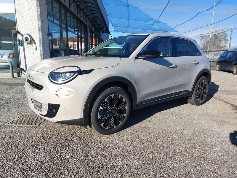 Beige Nuova 2025 Fiat 600 La Prima SUV | 27.000 € - Immagine 1/4