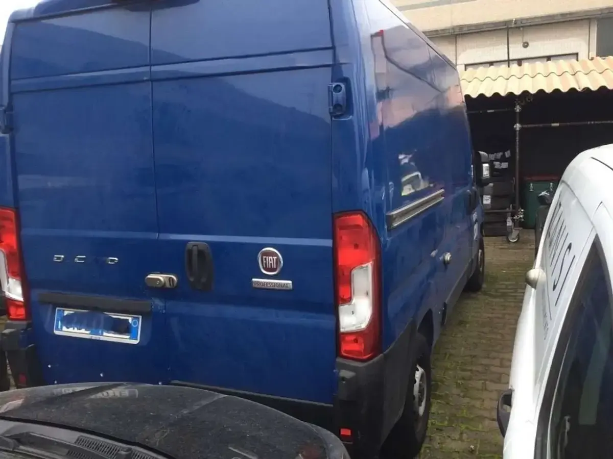 Usata Fiat Ducato 33 140 CV (102 kW) 2022 Blu Furgone