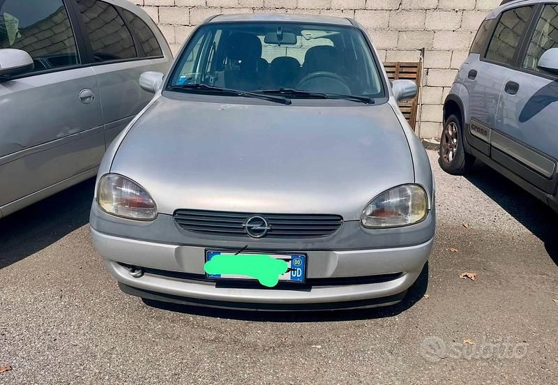 Usata 2000 Opel Corsa Due volumi | 600 € (Buon prezzo) - Immagine 1/4