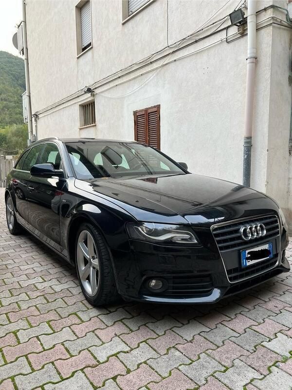 Usata 2011 Audi A4 S-Line Station wagon | 8000 € (Buon prezzo) - Immagine 1/4