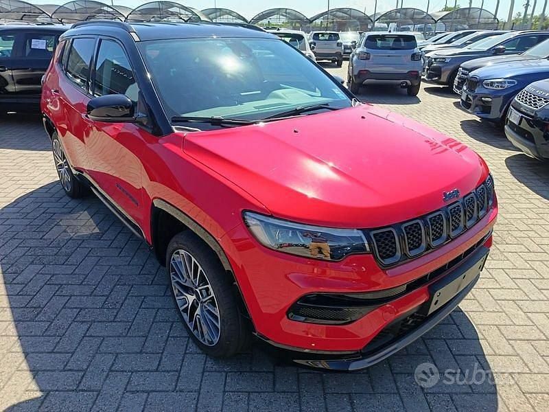 Usata Jeep Compass Summit 240 CV (176 kW) 2024 Rosso tetto nero SUV