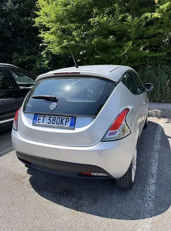 Usata Lancia Ypsilon Silver 69 CV (50 kW) 2013 Utilitaria