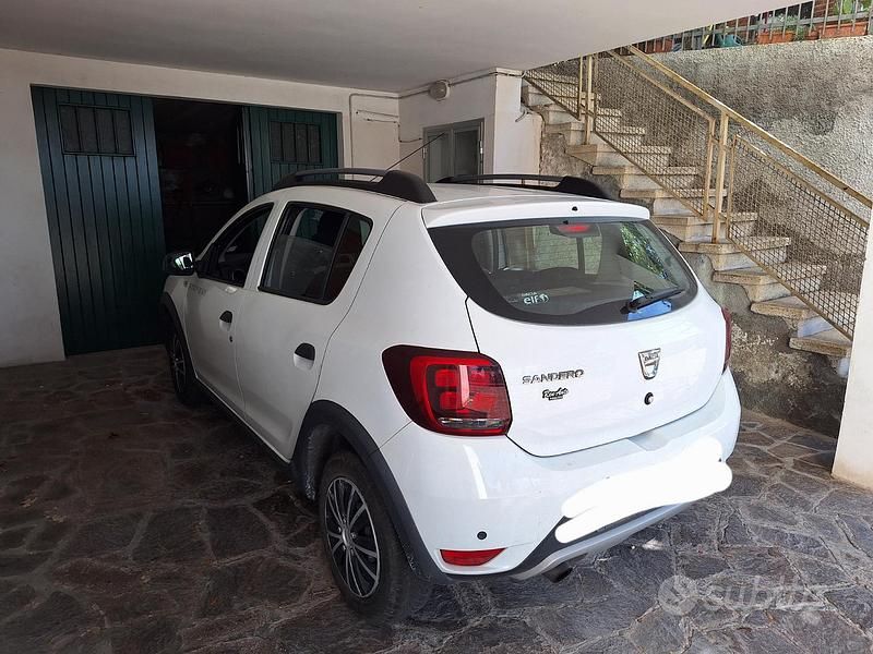 Usata Dacia Sandero Stepway 75 CV (55 kW) 2019 Bianco Utilitaria