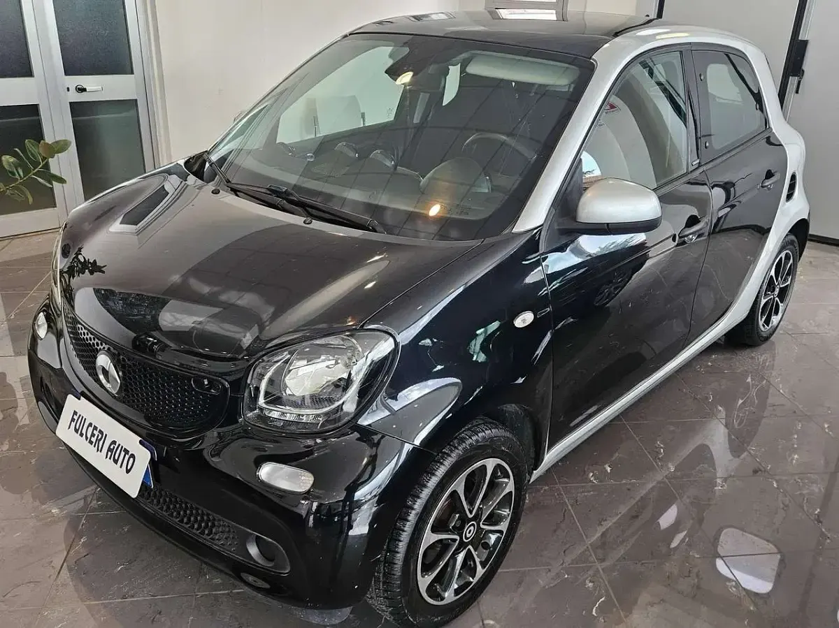 Usata Smart ForFour Passion 71 CV (52 kW) 2016 Nero Utilitaria