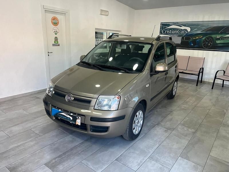Usata Fiat Panda Emotion 69 CV (50 kW) 2012 Oro Utilitaria