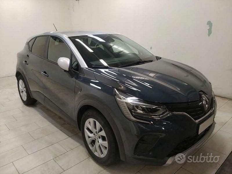 Usata Renault Captur Zen 100 CV (73 kW) 2021 Blu SUV