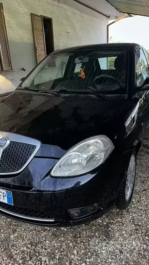 Usata Lancia Ypsilon 90 CV (66 kW) 2009 Nero Utilitaria