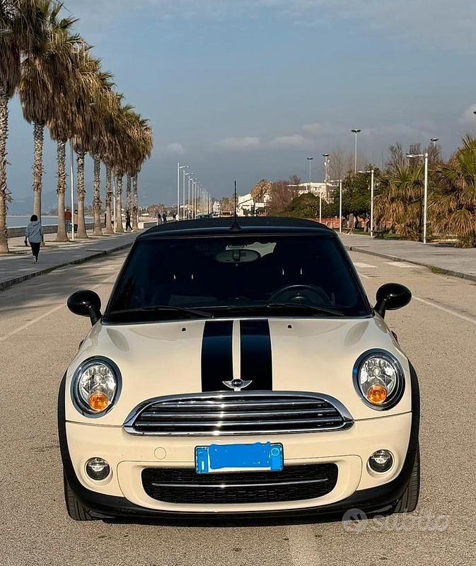 Usata Mini Cooper D Cabriolet 115 CV (84 kW) 2012 Cabrio