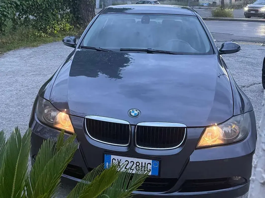 Usata BMW 320 Efficient Dynamics 163 CV (119 kW) 2005 Argento Berlina