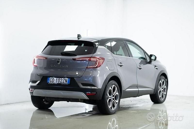 Usata Renault Captur Intens 160 CV (117 kW) 2020 Grigio SUV