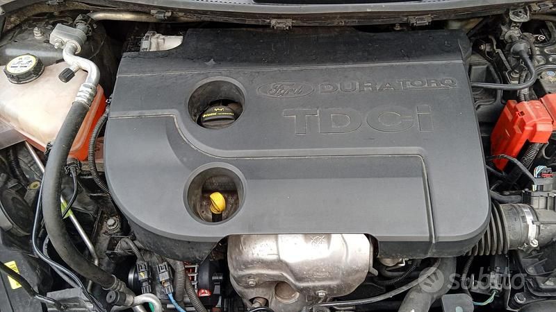 Usata Ford Fiesta 75 CV (55 kW) 2013 Grigio Utilitaria