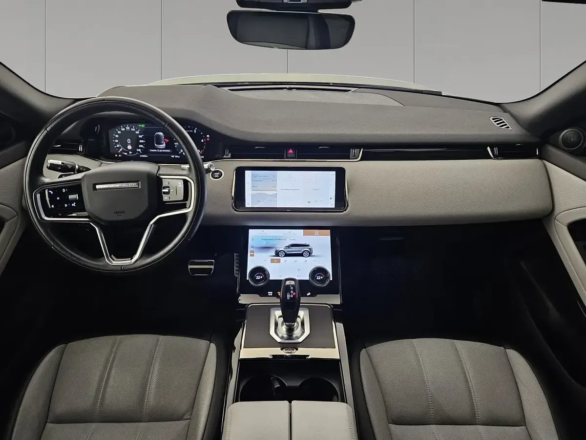 Usata Land Rover Range Rover evoque R-Dynamic 163 CV (119 kW) 2021 Silicon silver SUV