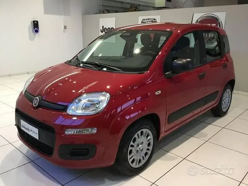 Nuevo Fiat Panda Pop 70 CV (51 kW) 2026 Rojo Utilitario
