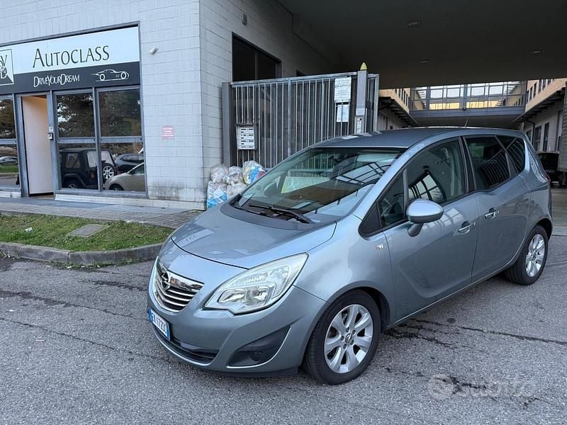 Usata Opel Meriva Cosmo 120 CV (88 kW) 2011 Blu Monovolume