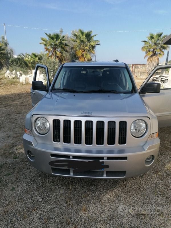 Usata Jeep Patriot 140 CV (102 kW) 2009 Grigio SUV