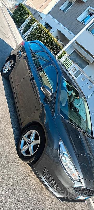 Usata Ford Focus 105 CV (77 kW) 2017 Nero Station wagon