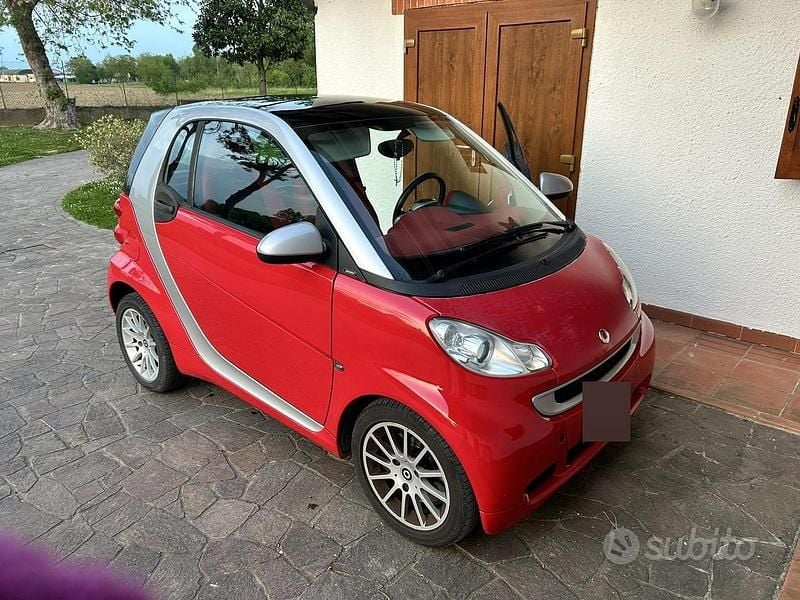 Usata Smart ForTwo Coupé 61 CV (44 kW) 2011 Rosso Coupé