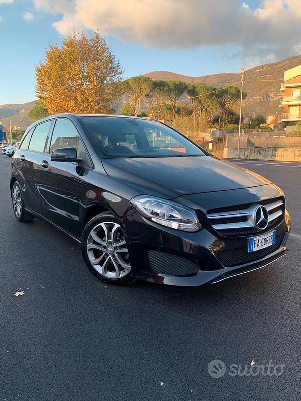 Usata 2015 Mercedes B180 Monovolume | 9300 € - Immagine 1/4