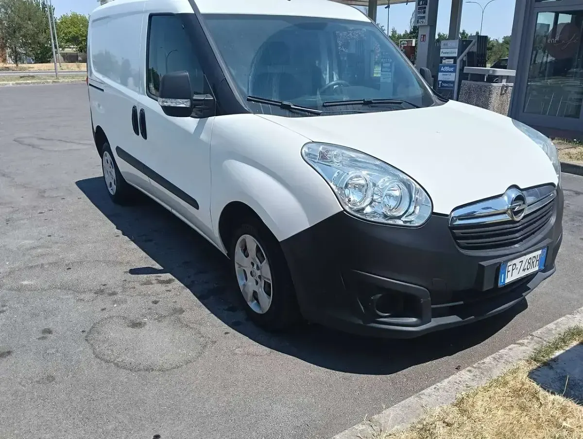 Usata Opel Combo 105 CV (77 kW) 2018 Bianco Monovolume