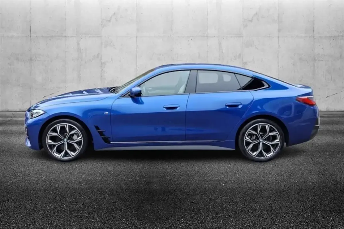 Usata BMW 430 M Sport 245 CV (180 kW) 2023 Blu/azzurro Coupé